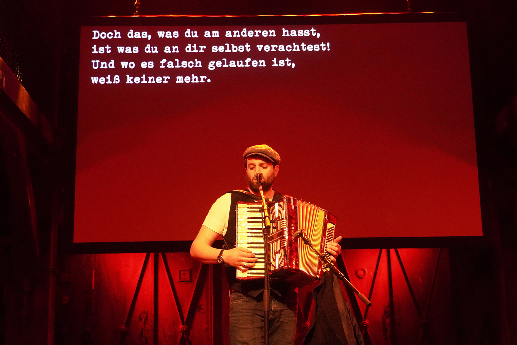 Daniel Kahn
